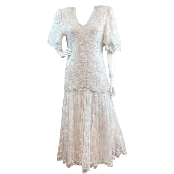 lace spaghetti strap dress white Amazing Long White V-neck Spaghetti Straps Mermaid Sleeveless Wedding Dress With Lace